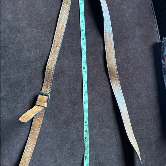 Patricia Nash Tan Leather Rosolini Floral Tooled Buckle Crossbody Saddle Bag - Picture 9 of 10